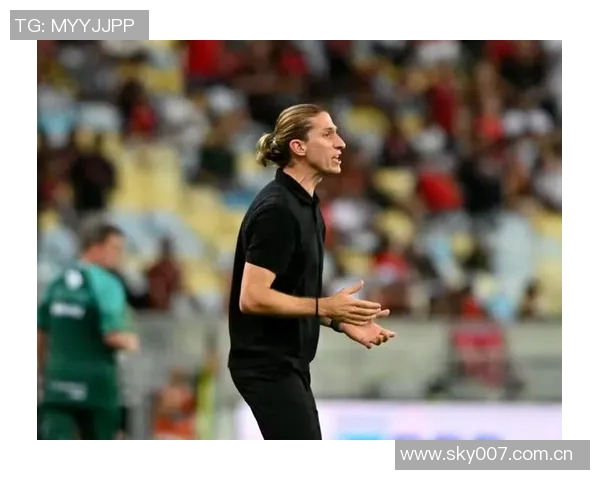 弗拉门戈主帅费利佩路易斯谈续约计划并表达回归欧洲执教愿望